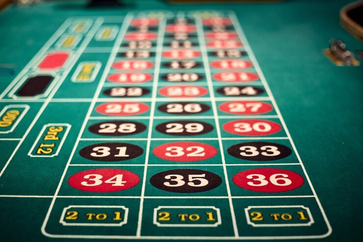 mpo800 slot Live Dealer blackjack table with dealer and player interface